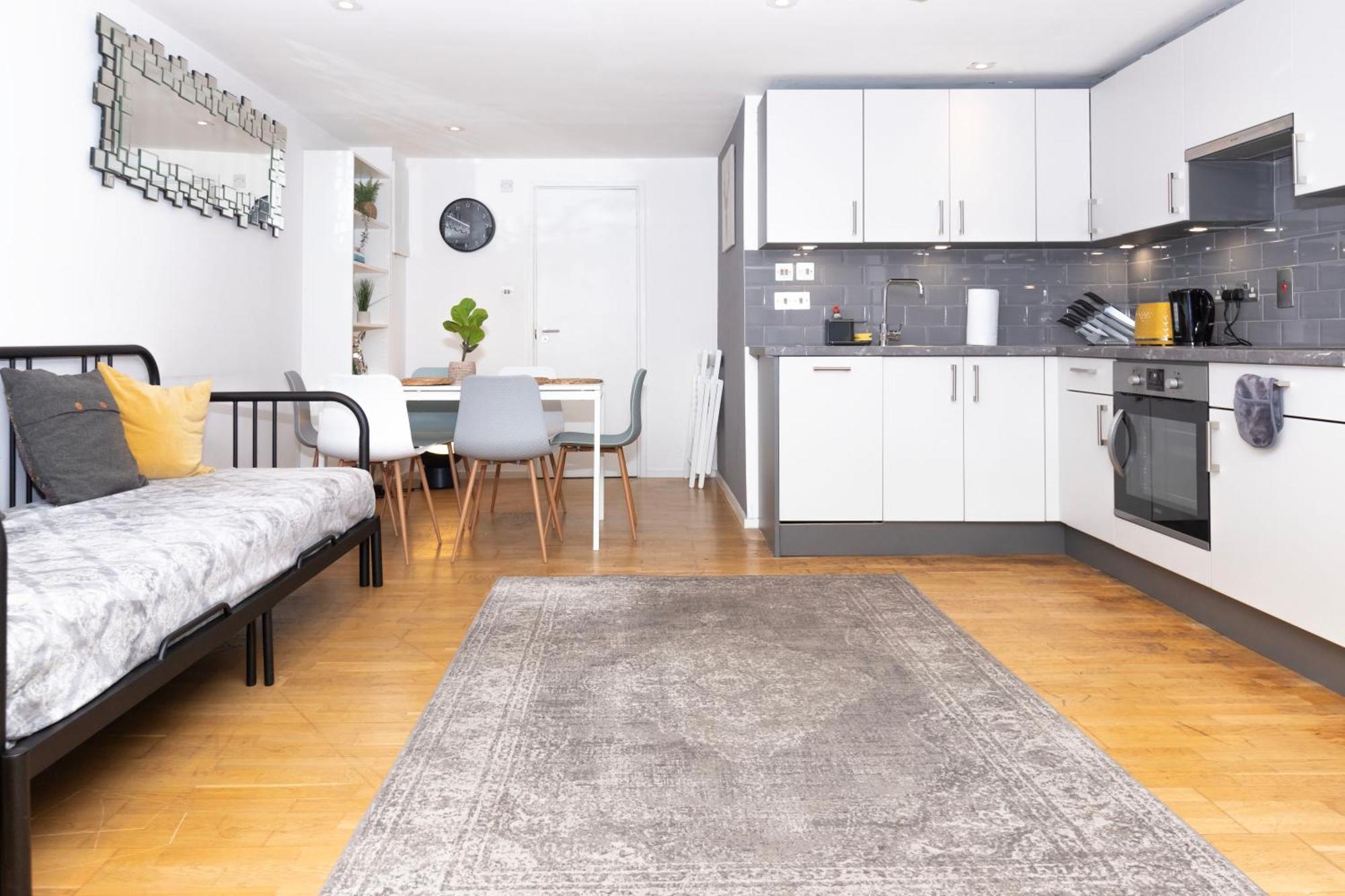 Cosy Ground Floor Apartment Лондон Экстерьер фото