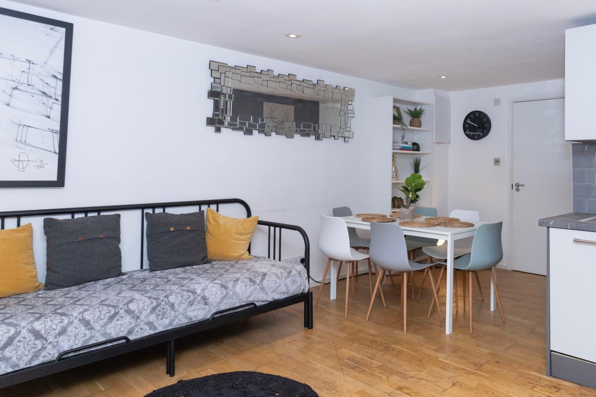Cosy Ground Floor Apartment Лондон Экстерьер фото